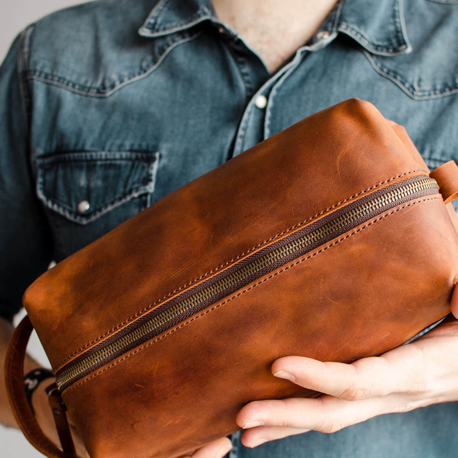 Leather Wash Bag, gift for men, cosmetic bag, custom toiletry bag, travel leather dopp kit, grromsmen gift, anniversary gift